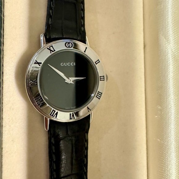 Gucci 3000L Black Dial Women’s Watch - Picture 1 of 13